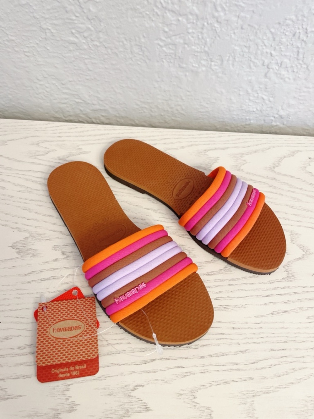 Havaianas NEW Malta cool Women's Multicolor Striped Slide Sandals - 6